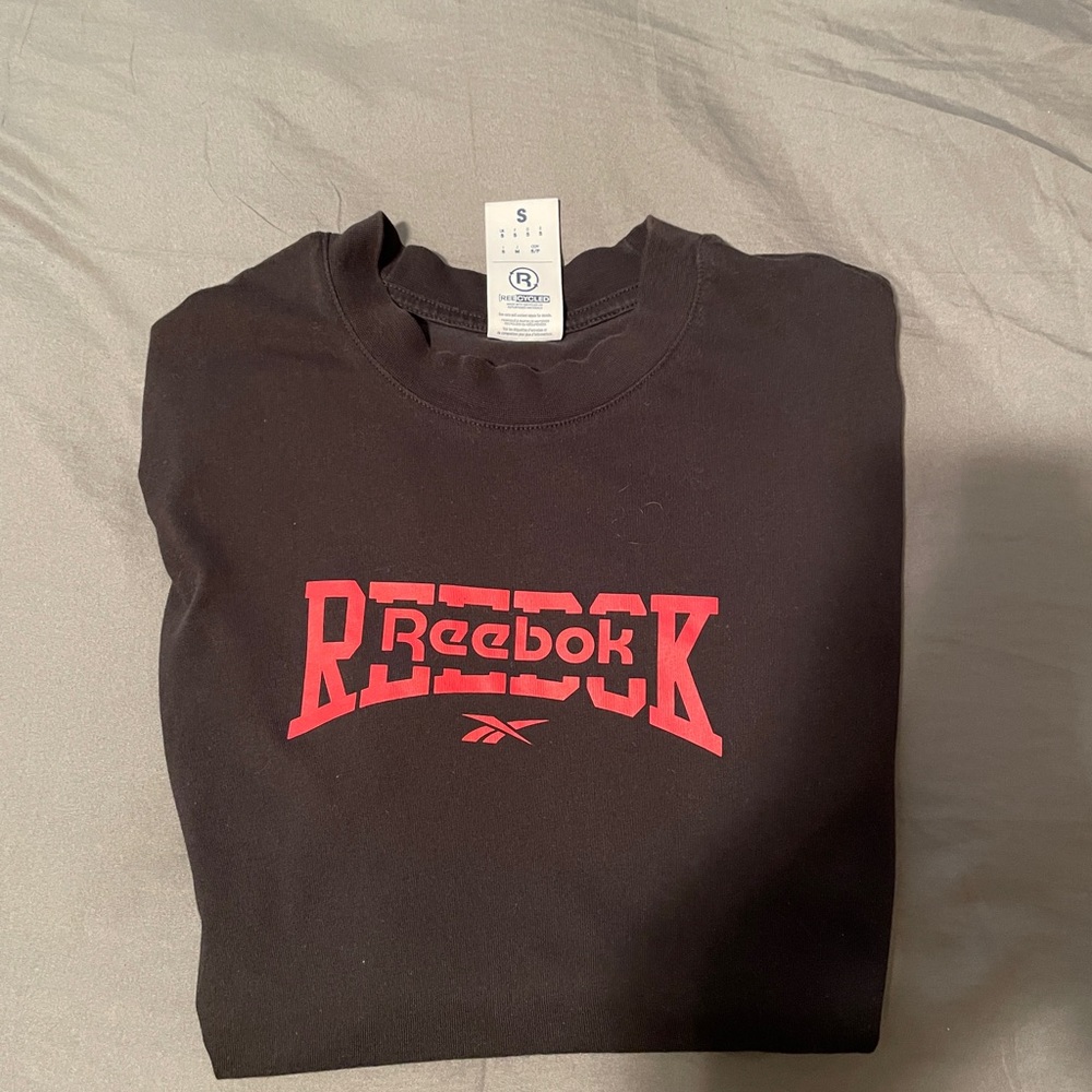 REEBOK TEE SHIRT